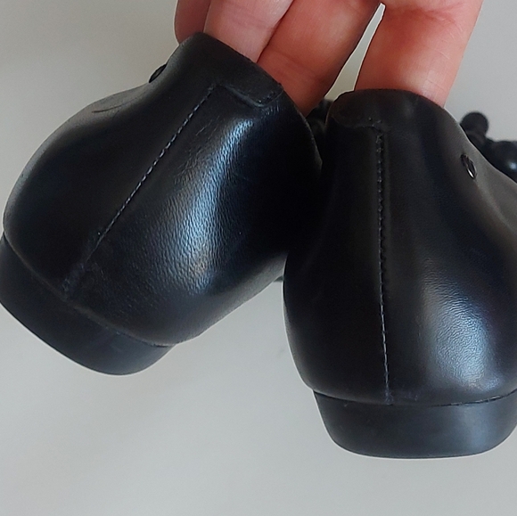 Rockport leather flats with beads cluster size 7 - Picture 3 of 6